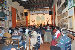 Una de las actuaciones en la Peña Flamenca isleña