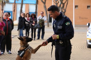 El Europeo de Policías y Bomberos de Huelva se acerca a los más Pequeños de la Ciudad a través de Perros K9