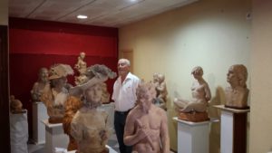 El escultor Gregorio Bermejo expone desde este lunes con Aramburu y Coronel en Fundación Caja Rural del Sur
