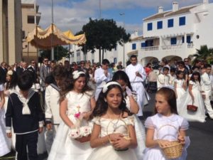 Una de las procesiónes pasadas del Corpus en Isla Cristina