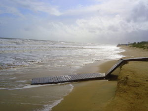 Desperfectos en las playas de Isla Cristina por el temporal