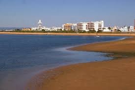 El mercado de la vivienda sigue frenado en la costa de Huelva