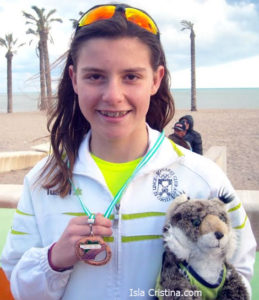 Paula Moriña gana el Triatlón de Coria