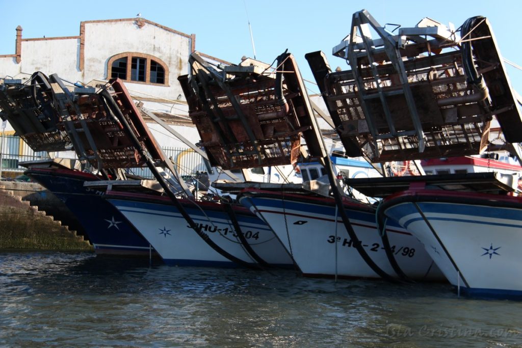Las fuertes lluvias dejan amarrada la flota pesquera de Isla Cristina