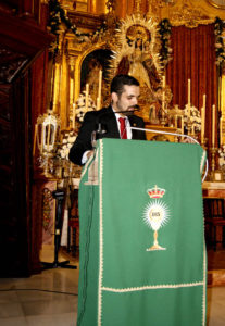 El joven isleño Manuel González Exalta a la Virgen del Rosario