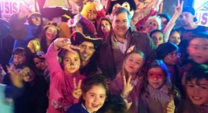 Las niñas y niños de Isla Cristina celebran su particular Fiesta de Fin de Año