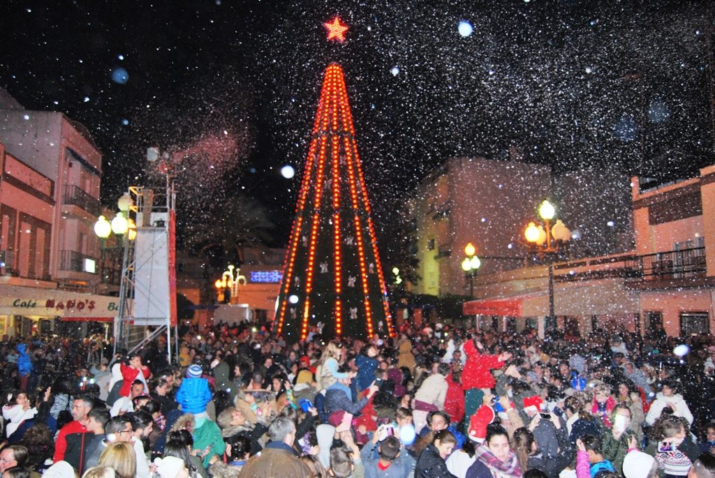 Isla Cristina disfrutó anoche de la primera Gran Nevada de la Navidad