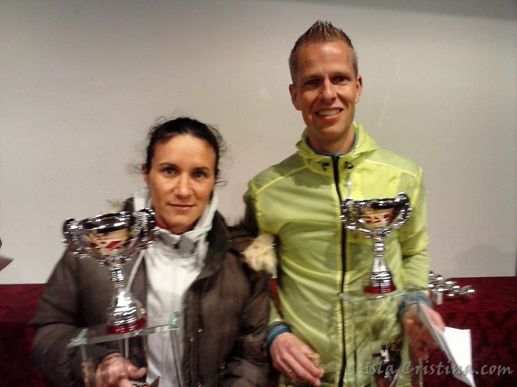 Hoornweg y Viegas ganan una carrera de élite con record en Trigueros