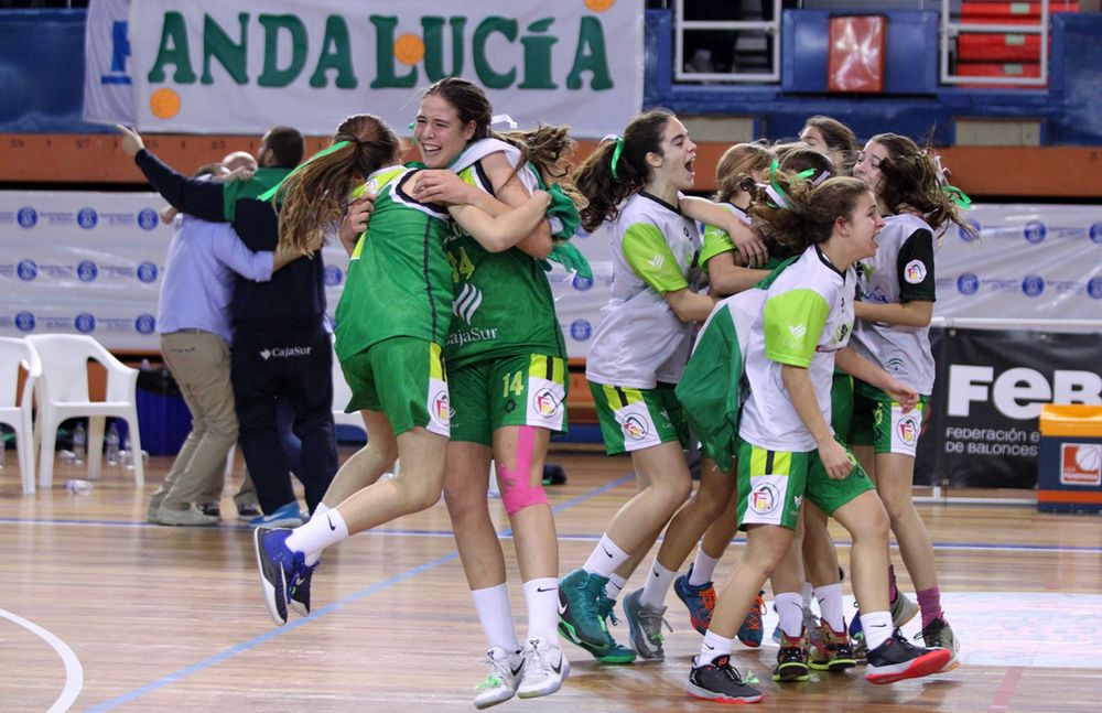 La selección andaluza infantil femenina de baloncesto campeona de España