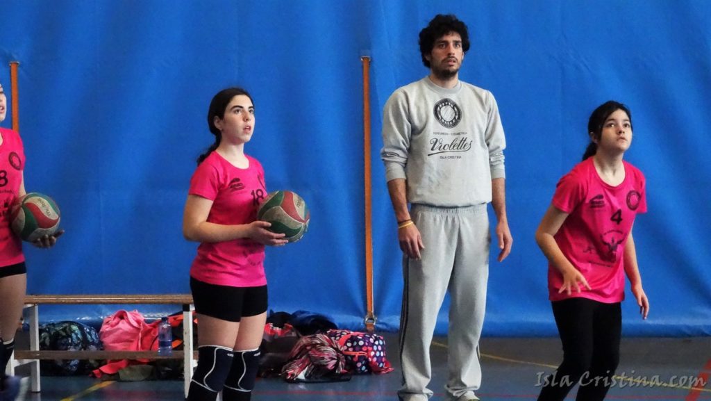 Las cadetes del voleibol Isla Cristina reciben al líder Almonte