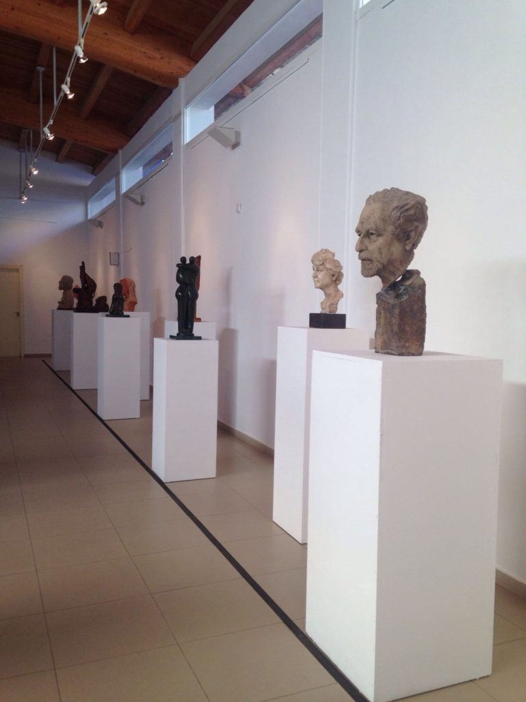 Exposición colectiva de escultores en Fundación Caja Rural del Sur
