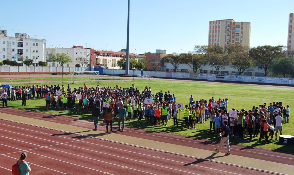 Medio millar de escolares compiten en las XII Olimpiadas de Isla Cristina