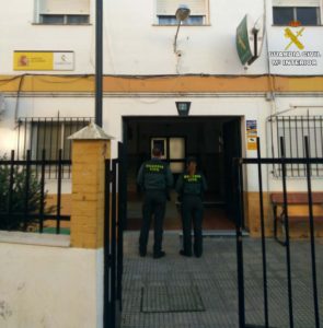 Dos detenidos en Isla Cristina acusados de robar en una perfumería