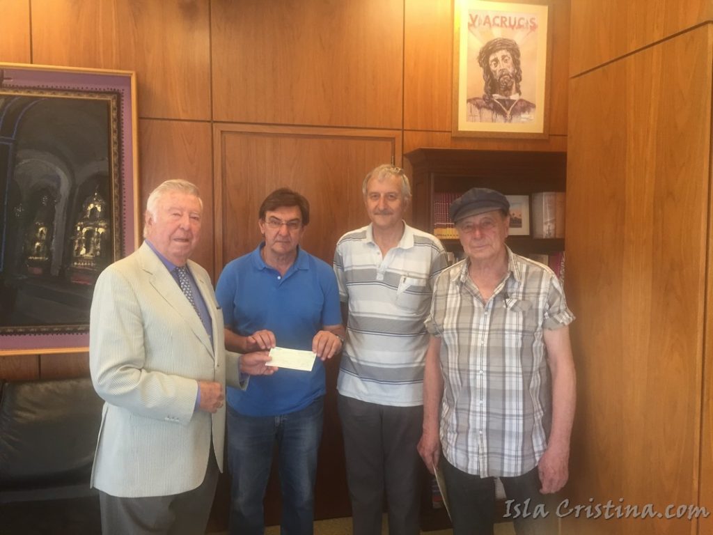 Fundación Caja Rural del Sur entrega 3.000 euros a ‘Ayuda al Refugiado’