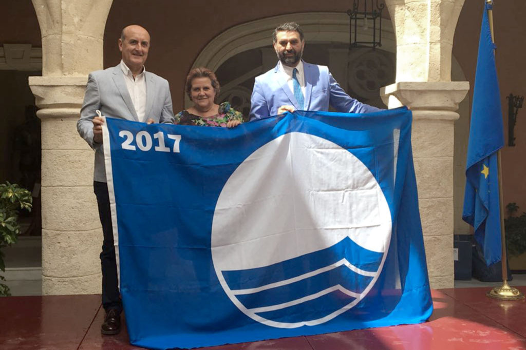 La playa de Islantilla recoge su certificado de calidad Bandera Azul 2017
