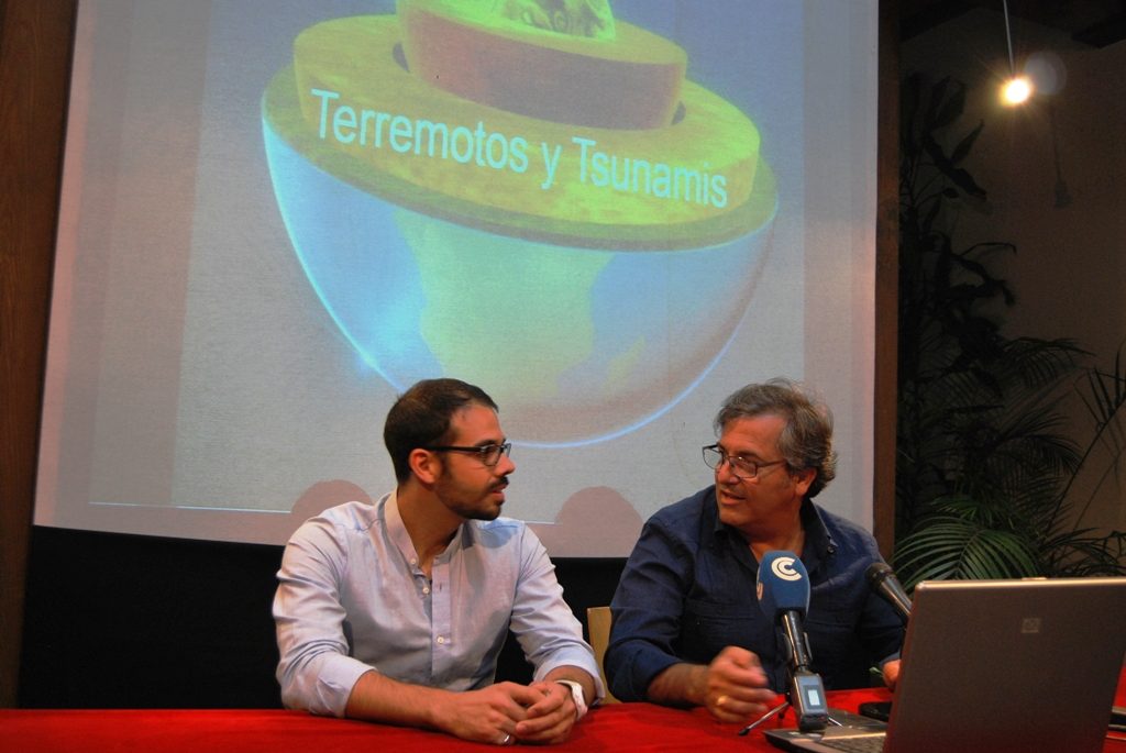 Conferencia sobre Terremotos y Tsunamis en Isla Cristina