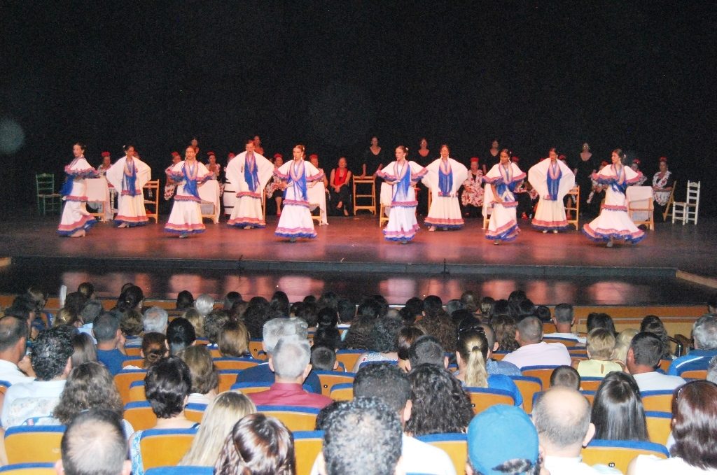 Se clausuran en Isla Cristina las Escuelas Municipales de Baile con sendas galas