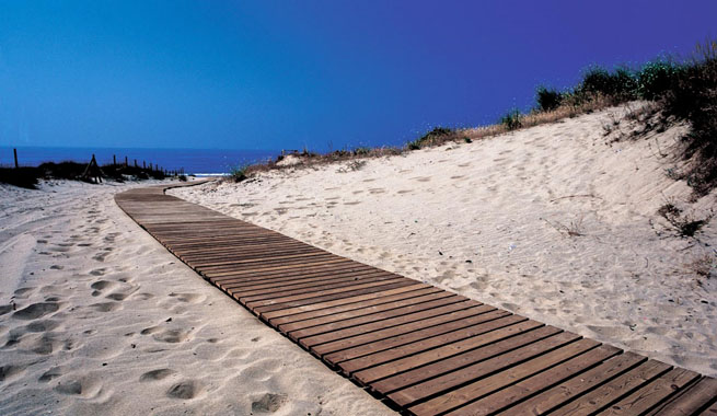 Las playas de Isla Canela, El Portil e Isla Cristina reciben una inversión de más de 115.000 €