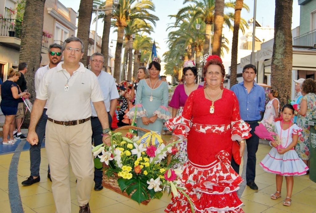 Las calles de Isla Cristina se llenan para Ofrendarle Flores a la Virgen del Carmen