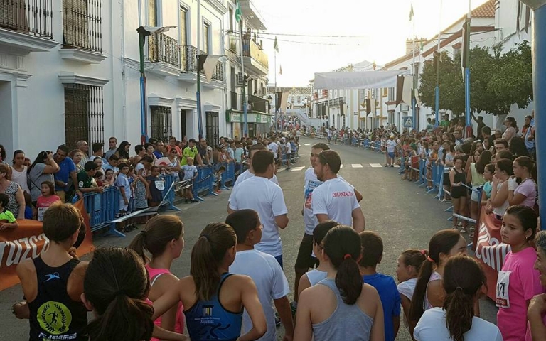 Rubén Álvarez y Catarina Guerreiro ganan la Carrera Popular Fiestas del Carmen de Villalba del Alcor