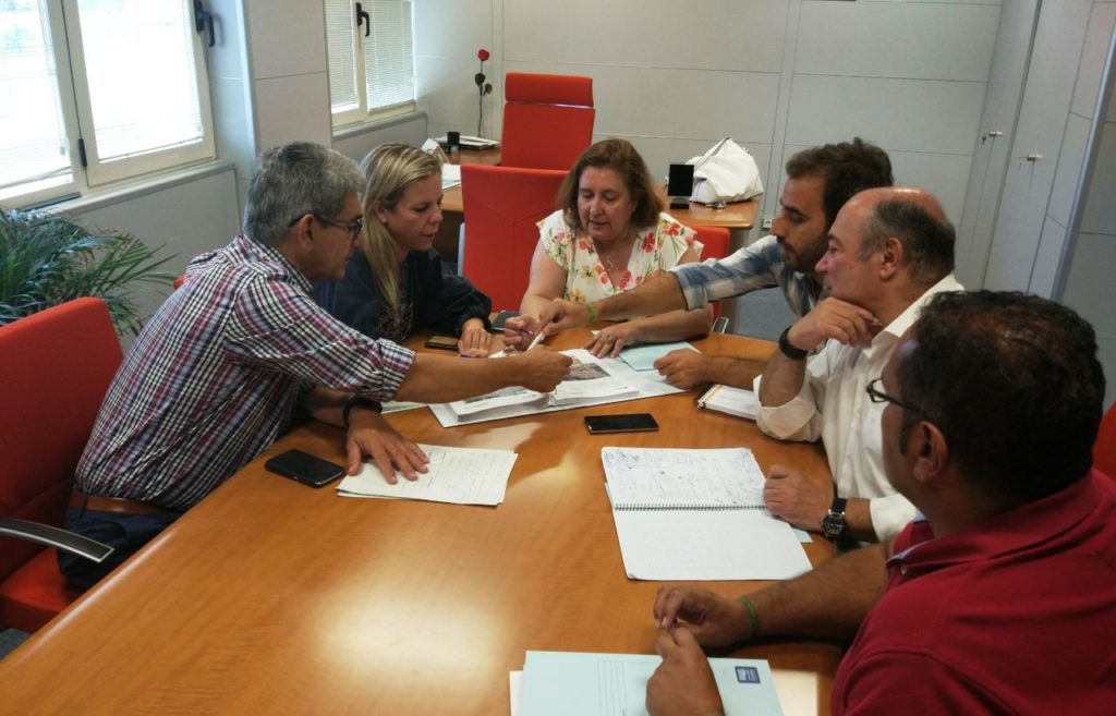 El nuevo equipo de gobierno de Isla Cristina estudia con Giahsa las necesidades del municipio