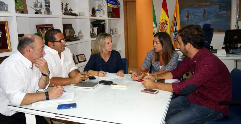 La Delegada Territorial de Fomento y Vivienda visita Isla Cristina