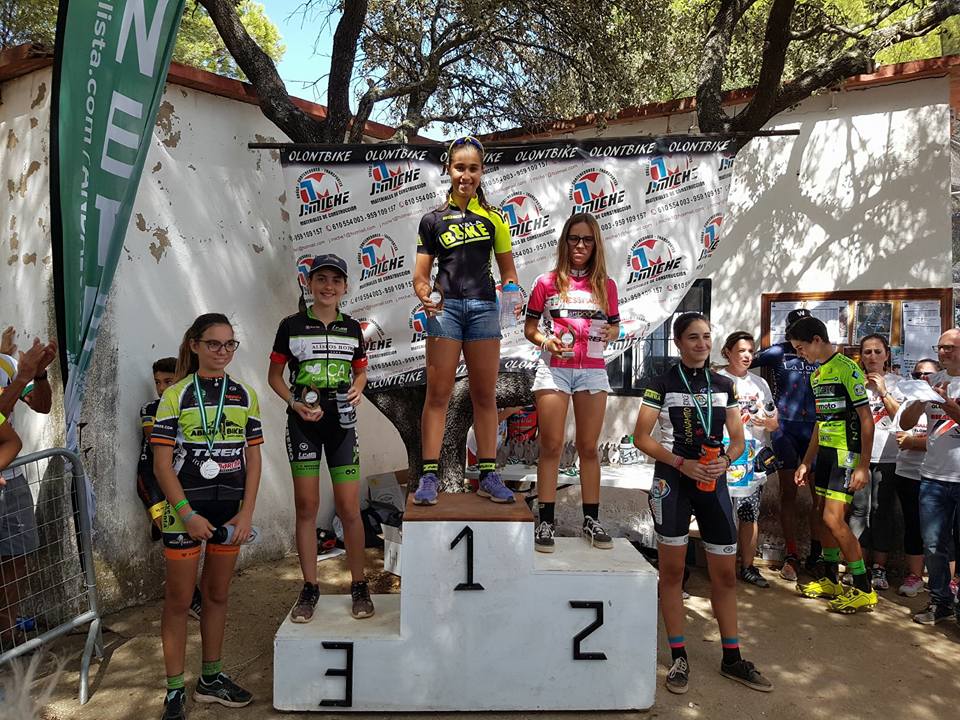 Las Ciclistas isleñas Marta Núñez y Lorena Cruz conquistan Gibraleón