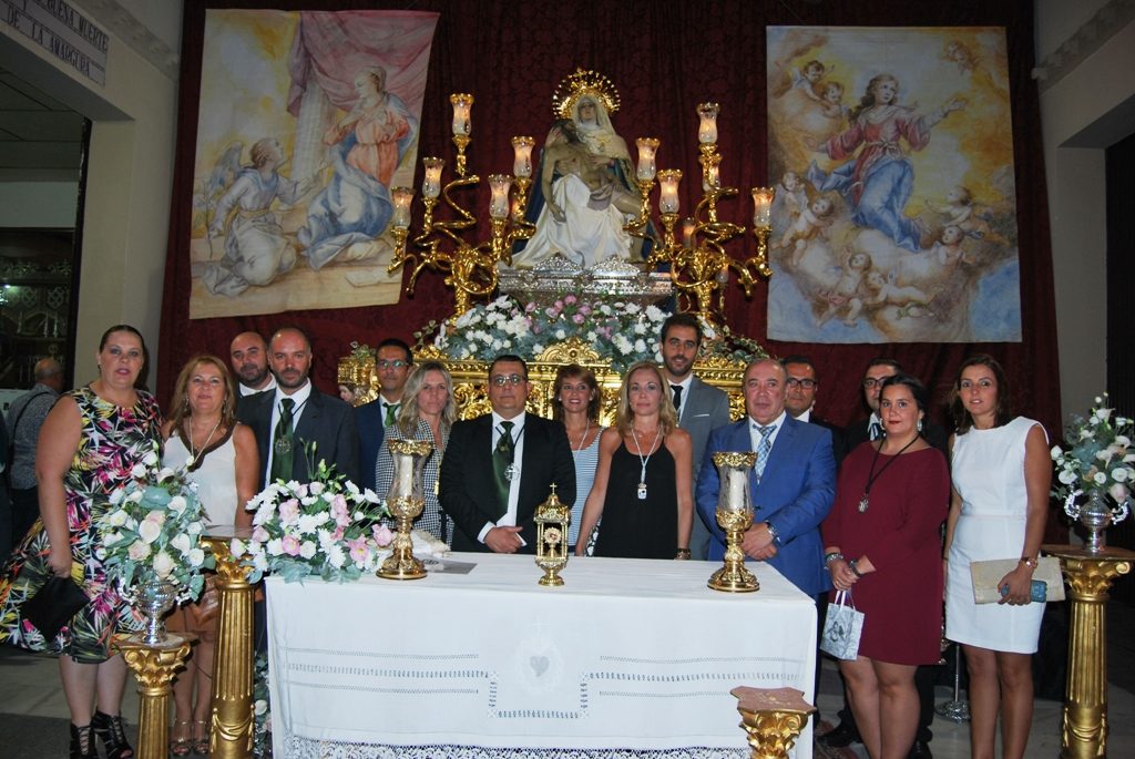 La Piedad y Cristo del Amor recibe la Medalla de la Ciudad de Isla Cristina en su 75º Aniversario
