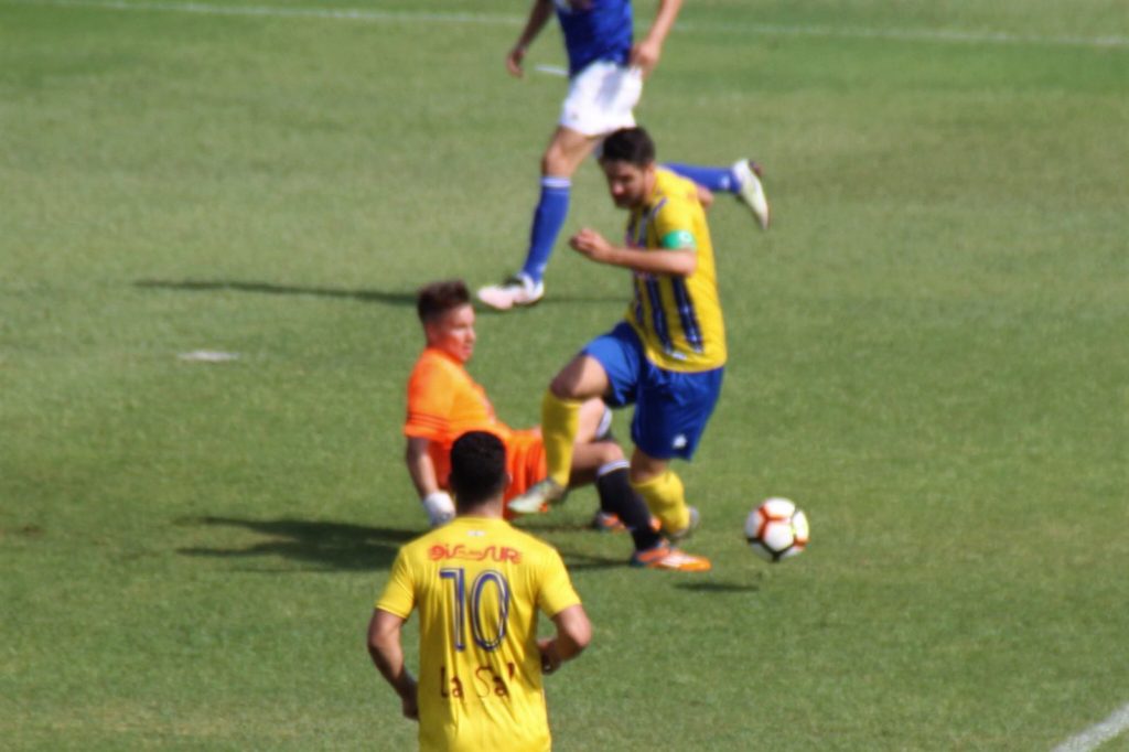 Valioso empate del Isla Cristina en su debut en División de Honor