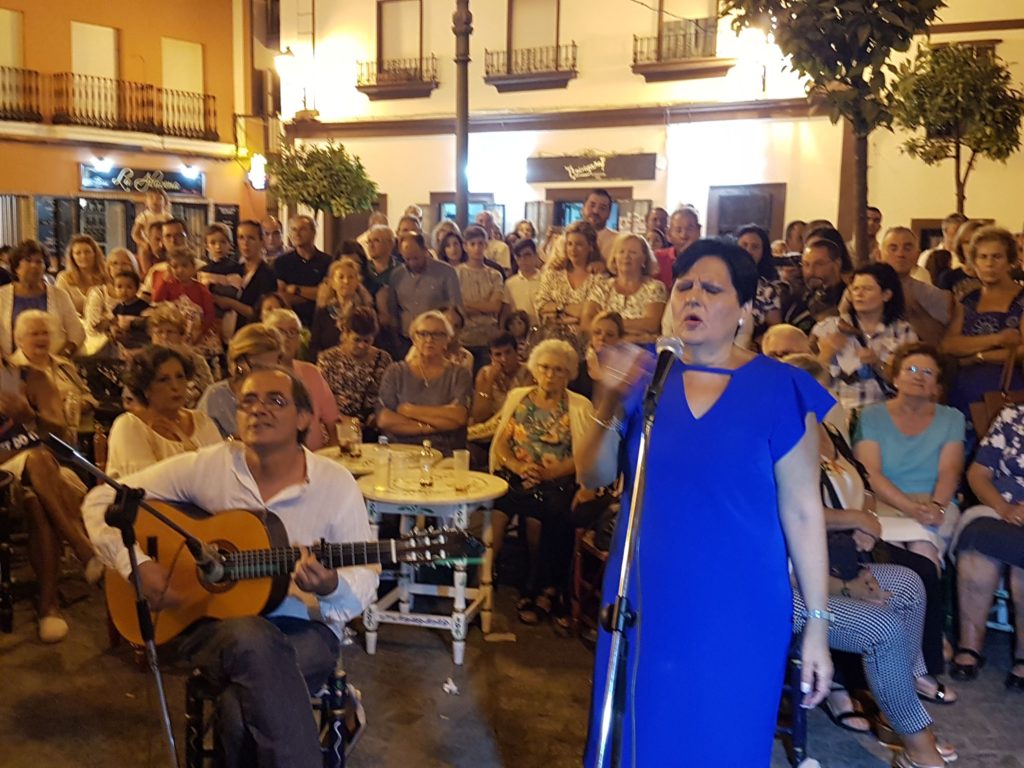 Hermosa Salve de Loli Garrido al Simpecado de la Hermandad del Rocío de Isla Cristina