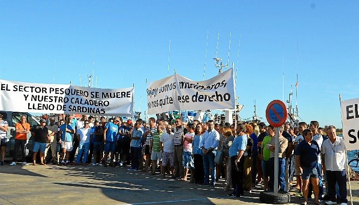 El sector pesquero de Punta Umbría e Isla Cristina suspende las movilizaciones