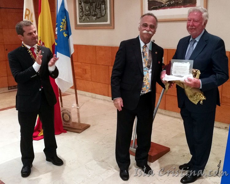 Homenaje a José Luis García Palacios del Rotary Club de Huelva tras más de 30 años como socio