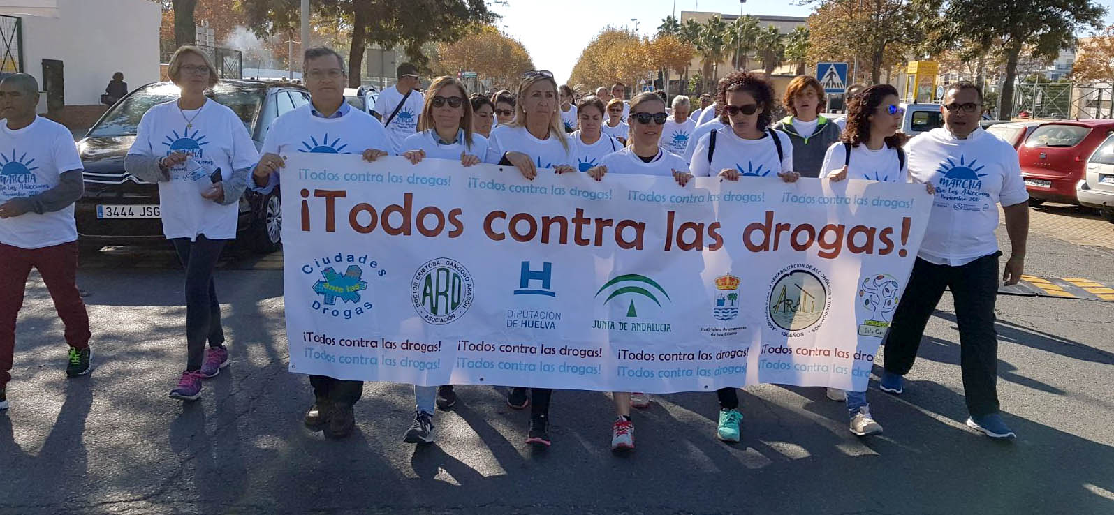 Multitudinaria marcha en Isla Cristina contra las drogas