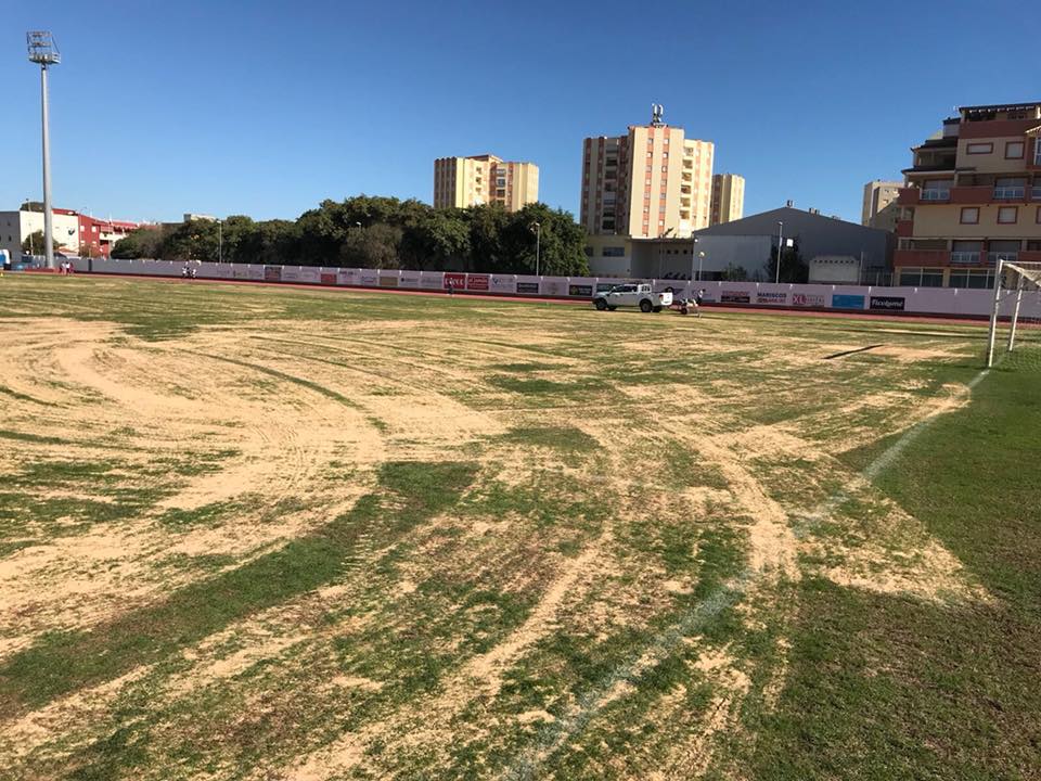 Comenzaron las mejoras del terreno de juego del Estadio Municipal de Isla Cristina
