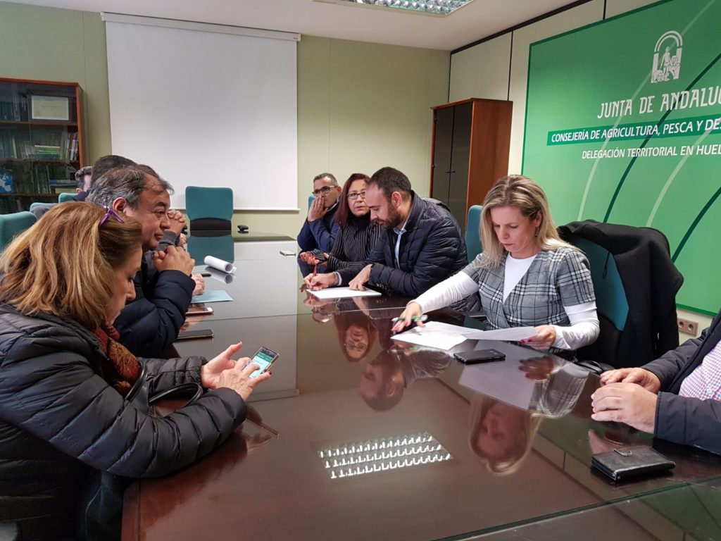 El ayuntamiento de Isla Cristina en apoyo al sector de la chirla