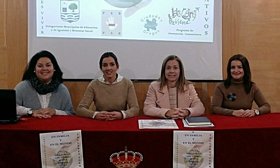 Presentado en Isla Cristina el programa educativo sobre “En Familia y El Mundo”