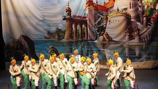 Catorce murgas, nueve comparsas, dos coros y un cuarteto, participan en el Concurso de Carnaval de Isla Cristina 2018