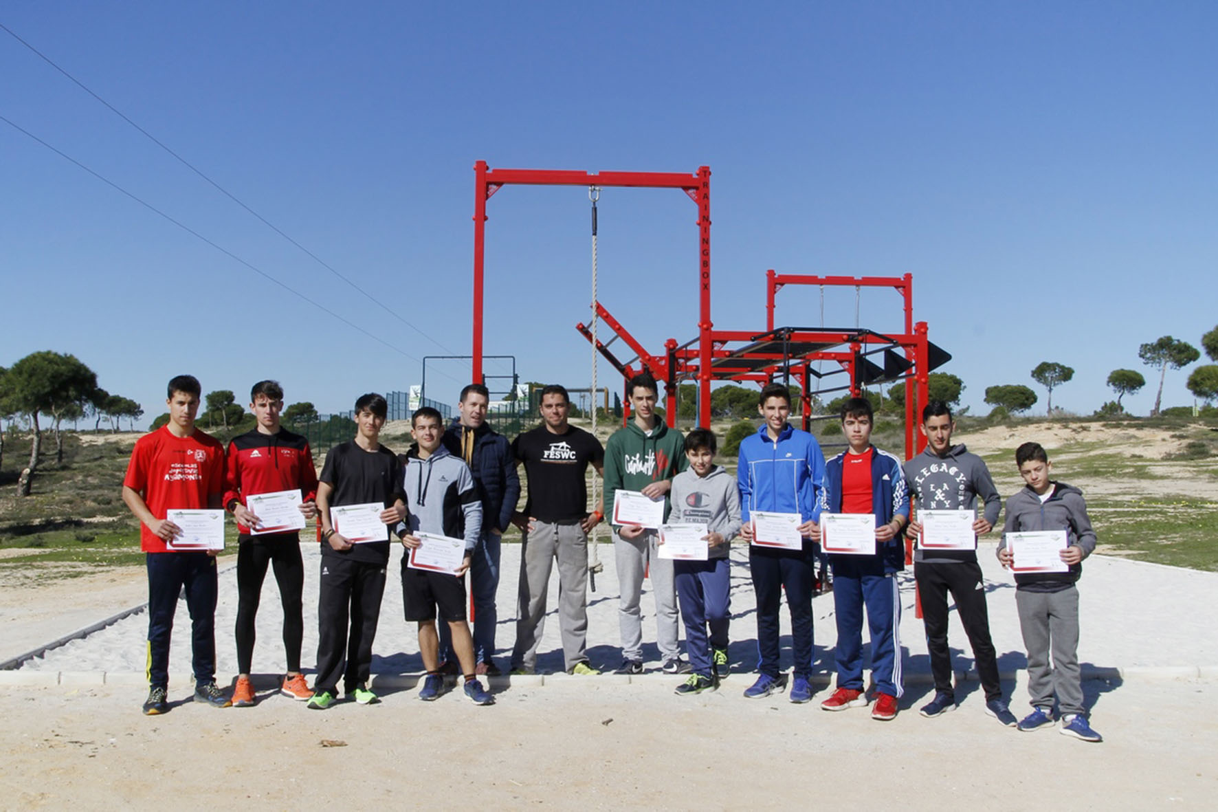 Una veintena de jóvenes participaron en el Taller de Calistenia de los Sábados Deportivos de Islantilla
