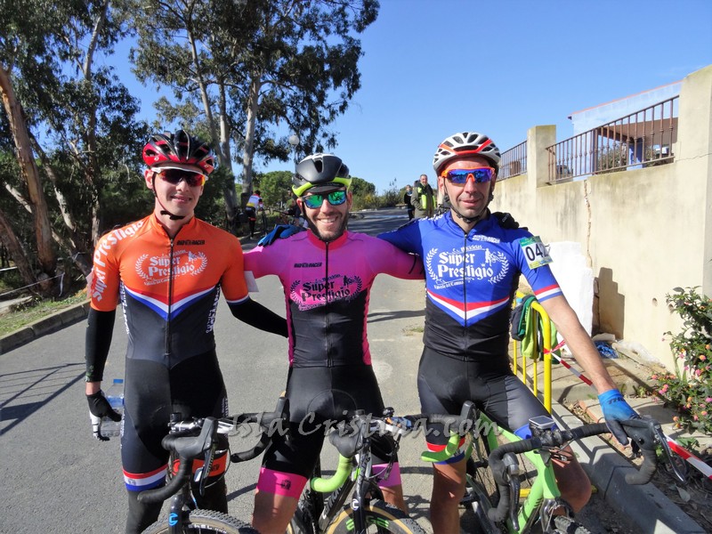 Éxito del II Ciclocross de La Redondela con Ciclismo Superprestigio como triunfadores