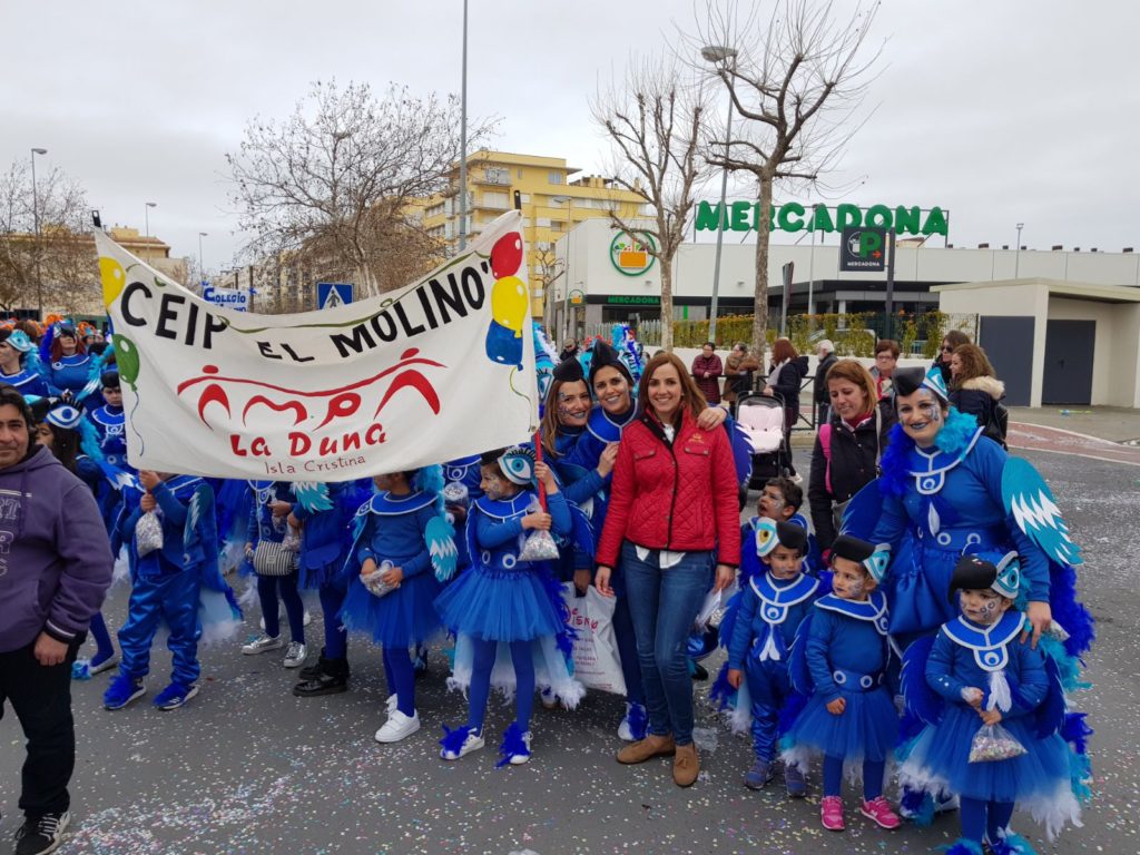 Los escolares de Isla Cristina toman las calles con sus disfraces