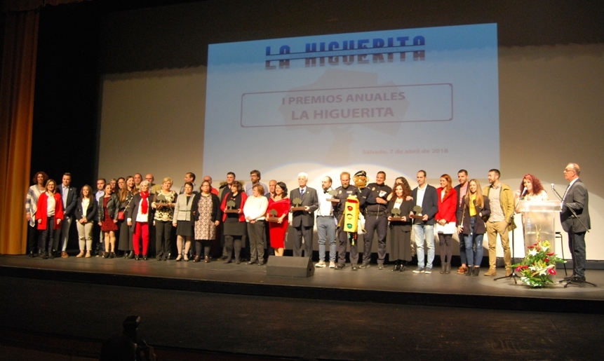 El periódico La Higuerita entregó sus primeros premios en una gala que llenó el teatro