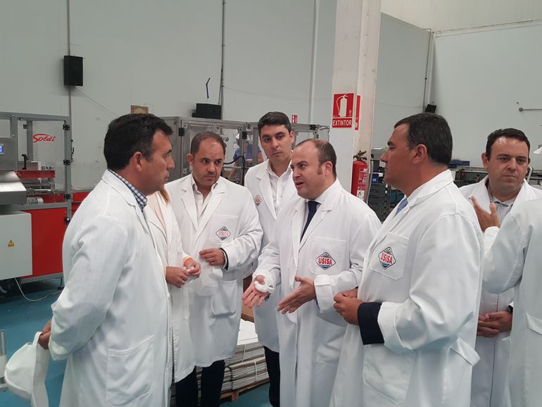 Ciudadanos Andalucía visita USISA y conocen los principales retos y problemas del sector conservero