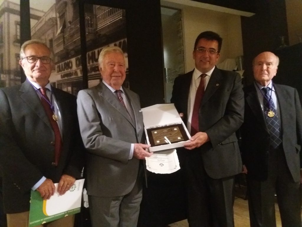 Los Ingenieros Agrónomos distinguen a José Luis García Palacios con el premio a la Excelencia Agroalimentaria