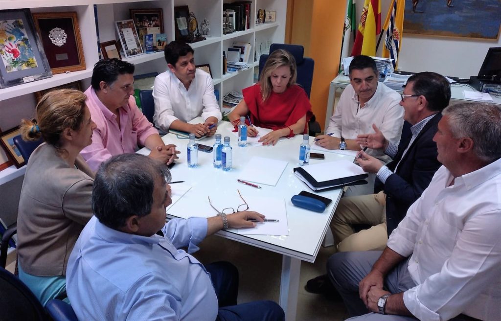 Los pueblos de la Costa se reúnen en Isla Cristina con el Consorcio de Transportes
