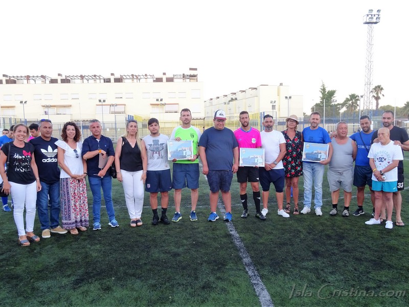 La Punta se llevó el derbi solidario de fútbol celebrado en Isla Cristina