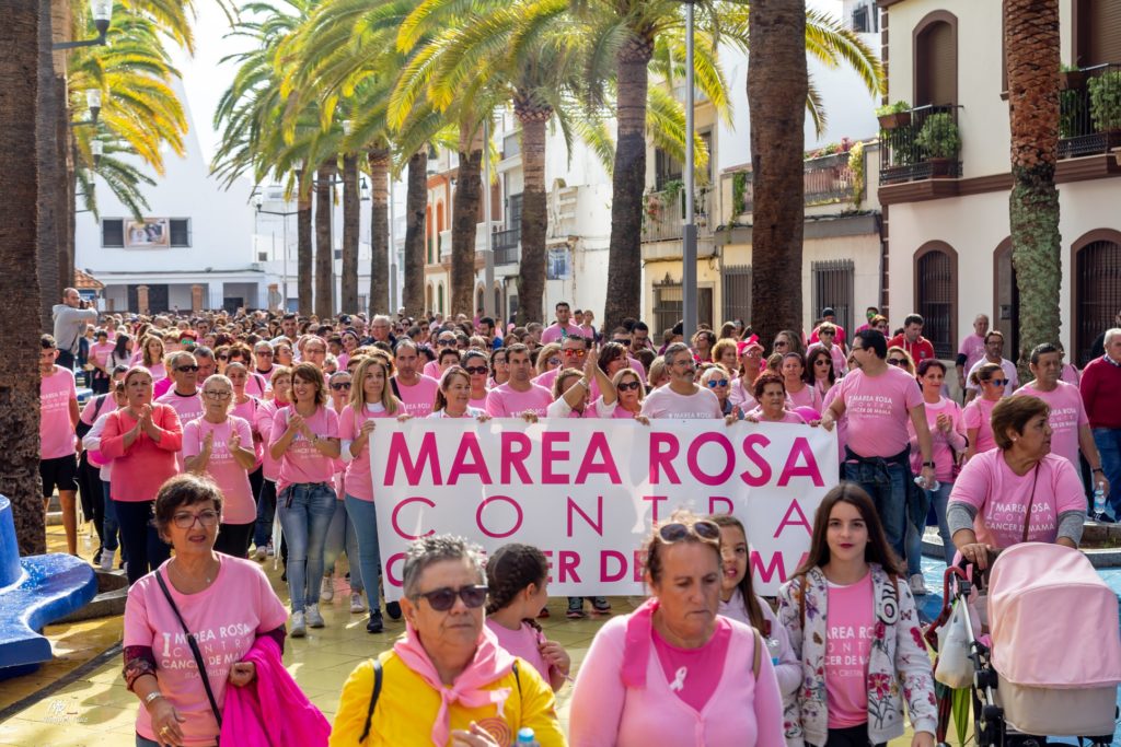 Imágenes: I Marcha Contra el Cáncer de Mama Celebrada en Isla Cristina