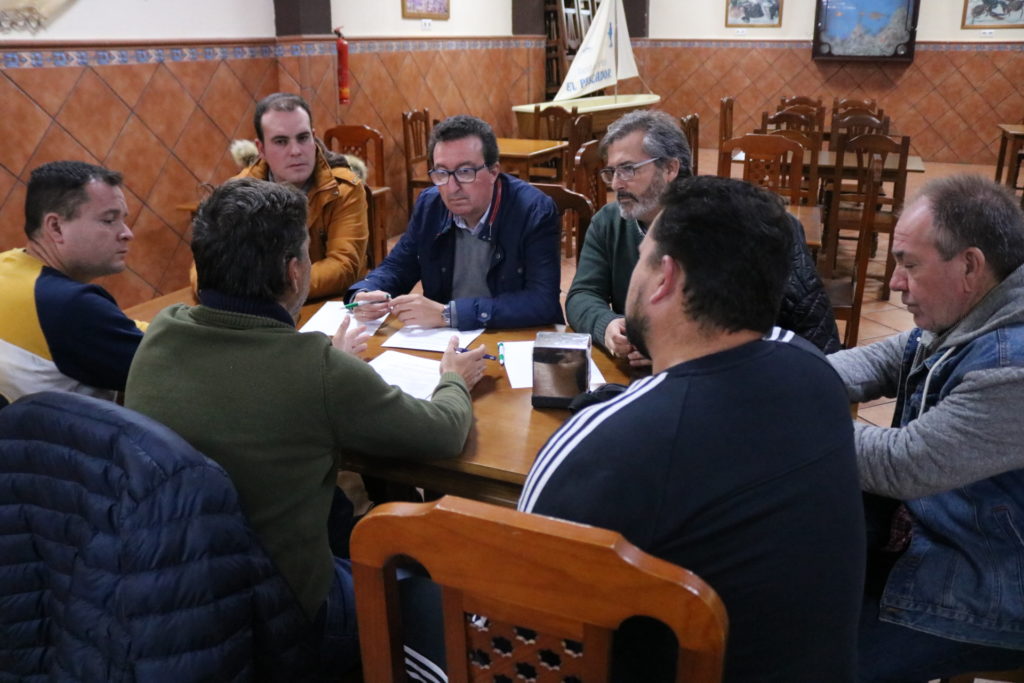 González denuncia el “desamparo” de la pesca onubense ante el desmantelamiento del sector que pretenden PSOE y C`s